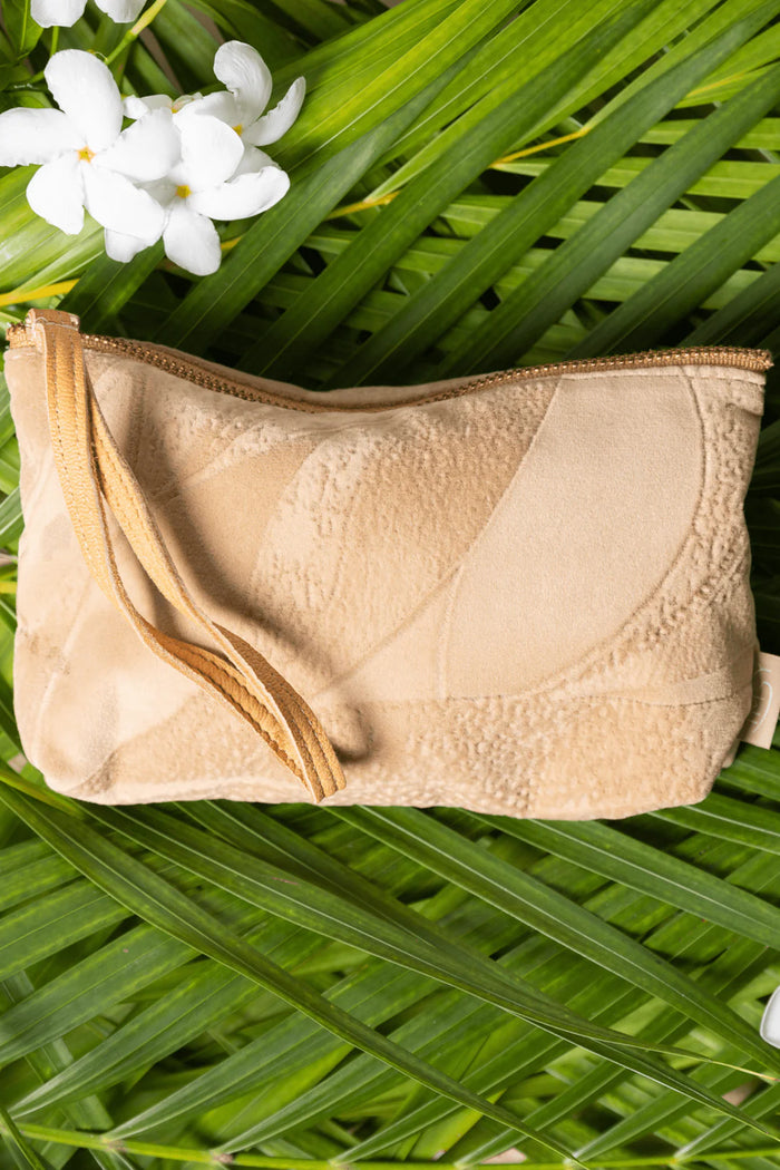 Little Compton Wristlet - Dune